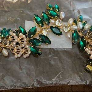 Elegant Green and Gold Women's Hair Jewelry